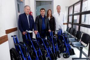 Donacin de sillas de ruedas al Hospital Municipal